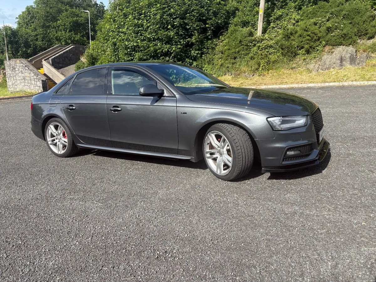 Audi Black edition A4 2014 - Image 2