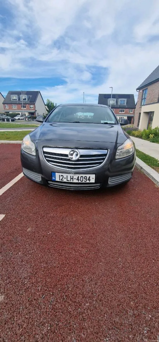 Vauxhall Insignia 2012 Nct and Tax - Image 1