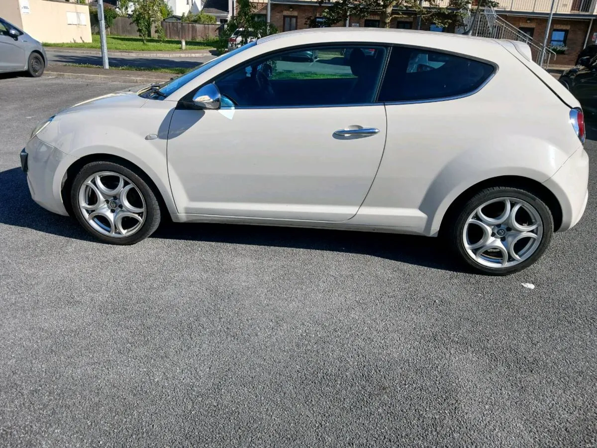 Car - Image 4