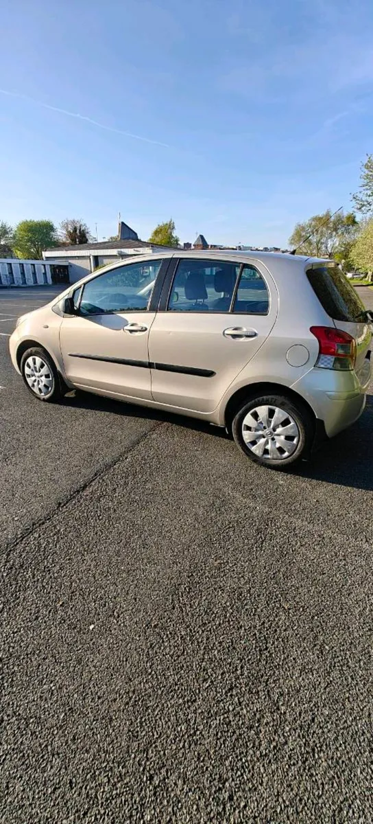 Toyota Yaris 2010 5 door Luna - Image 2