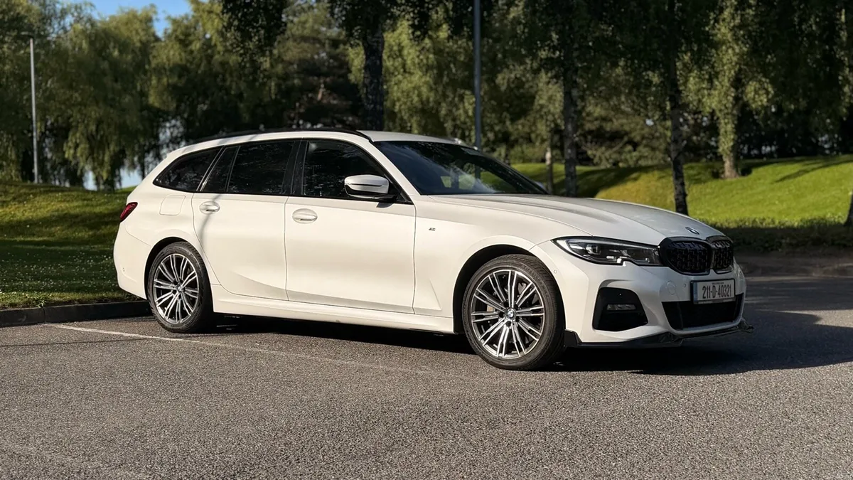 BMW 330e M sport G21 - Image 2