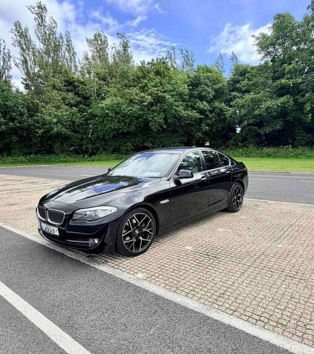 BMW 5-Series 2013 - Image 2