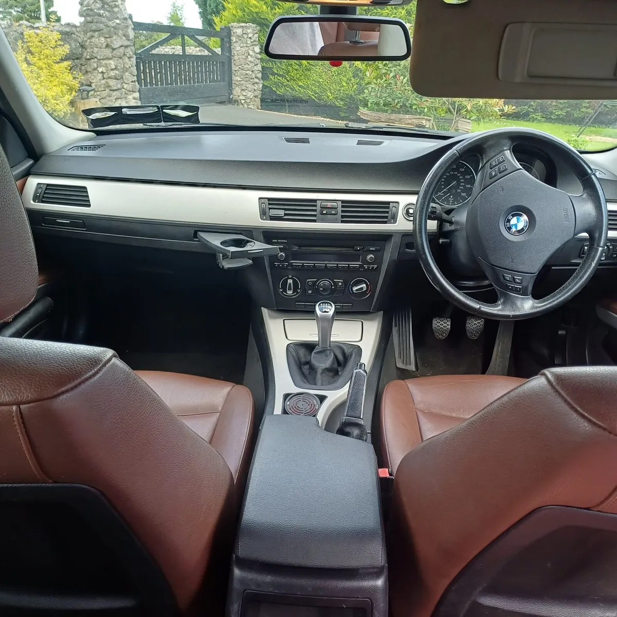 BMW 3-Series 2010 - Image 3