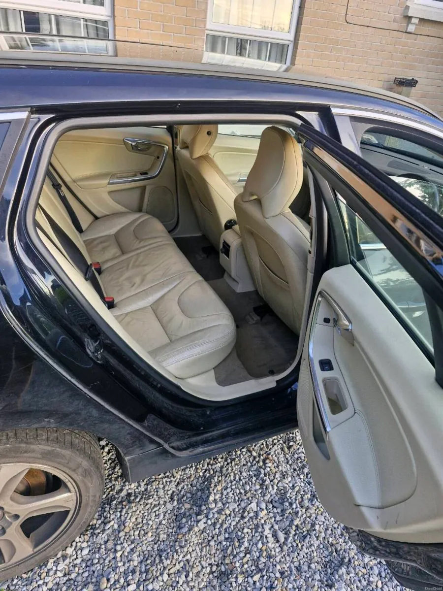 Volvo V60 2012 - Image 5