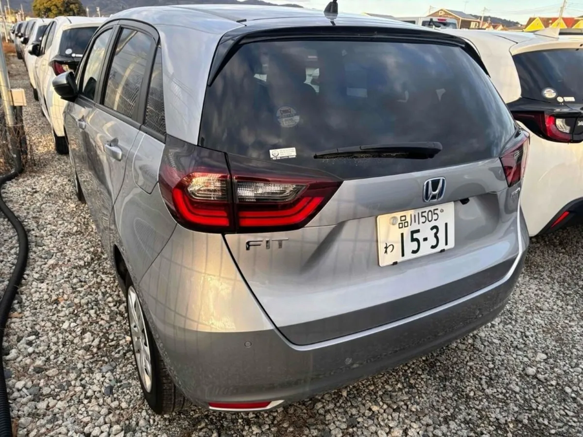 Honda Fit 1.5 HYBRID AUTOMATIC - PUSH BUTTON START - Image 2
