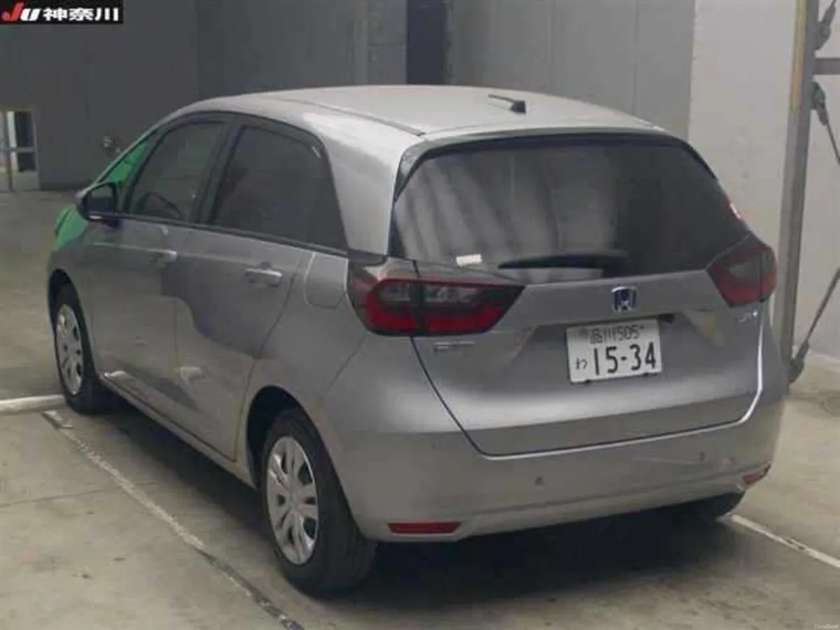 Honda Fit 1.5 HYBRID AUTOMATIC - PUSH BUTTON START - Image 2