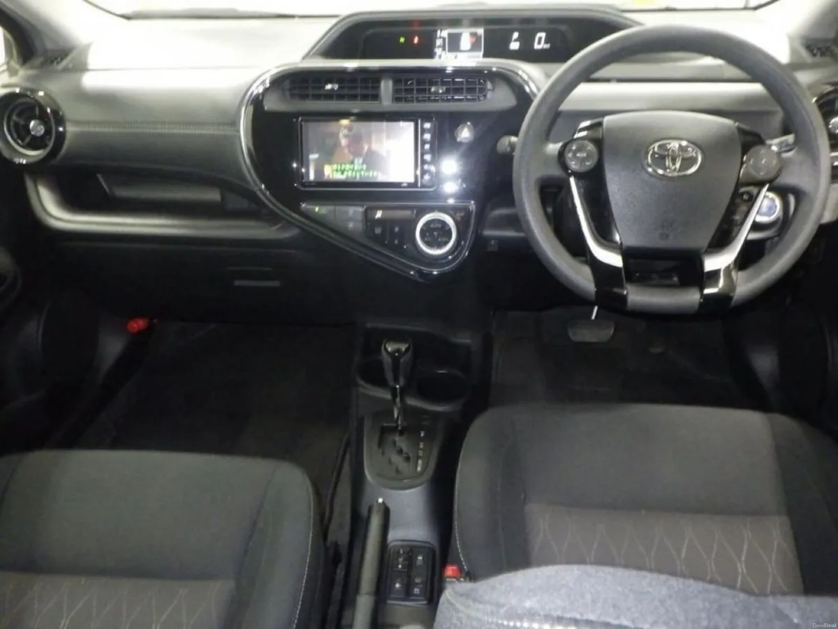 Toyota Aqua 1.5 HYBRID G STYLE BLACK - PUSH BUTTON - Image 3