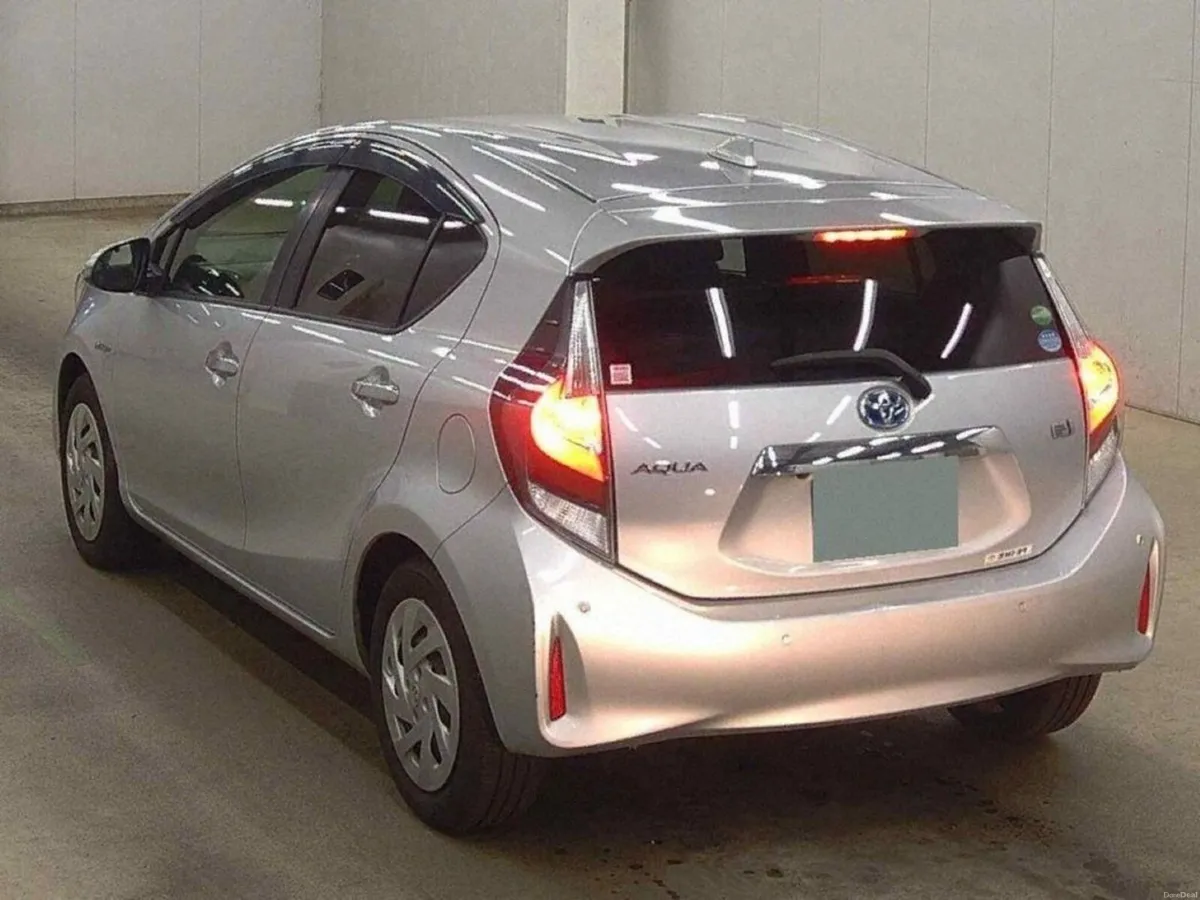 Toyota Aqua 1.5 HYBRID AUTOMATIC - S STYLE BLACK - - Image 2