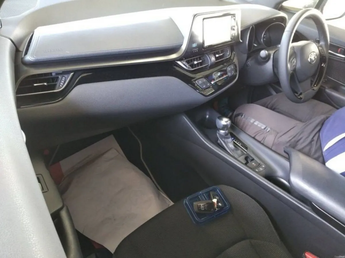 Toyota C-HR 1.8 HYBRID AUTOMATIC SUV - CRUISE CONT - Image 3