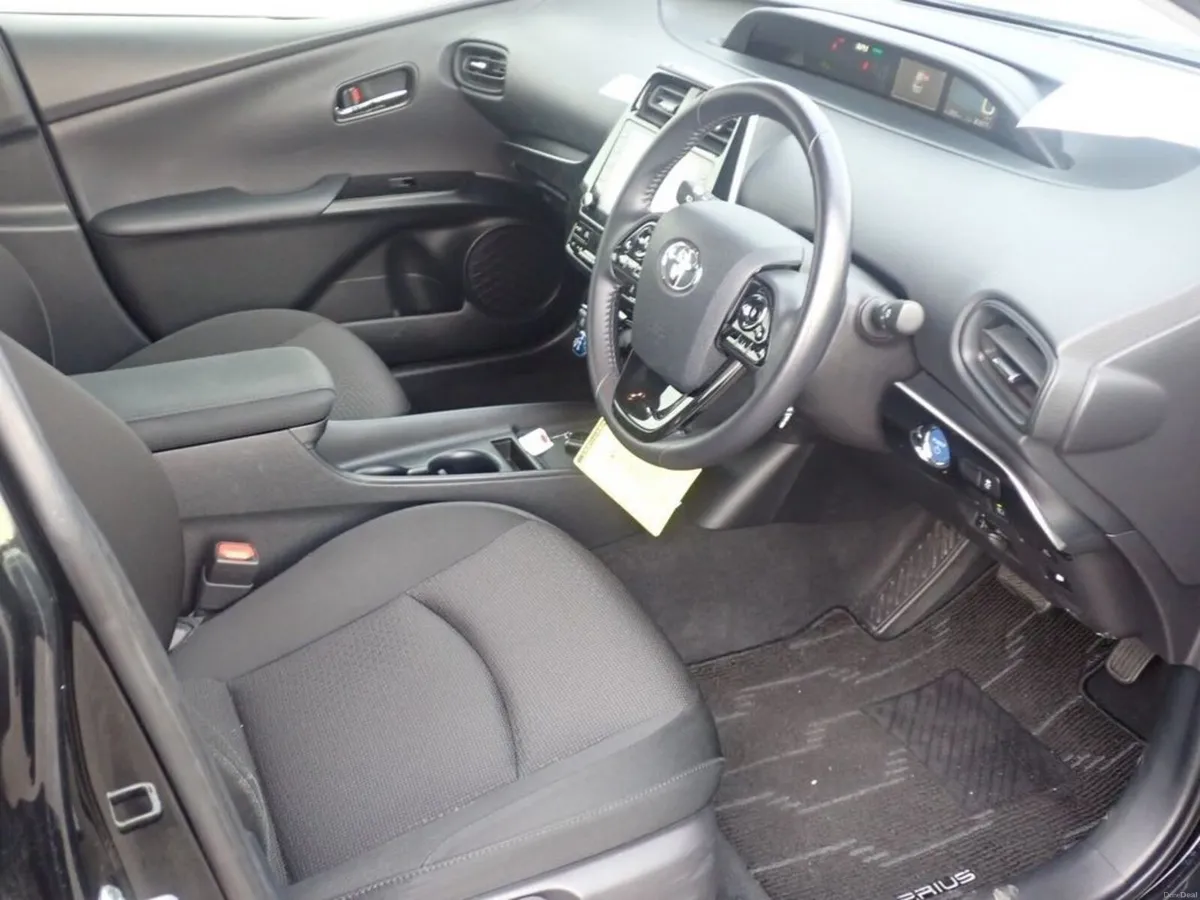 Toyota Prius 1.8 HYBRID AUTOMATIC - CRUISE CONTROL - Image 3