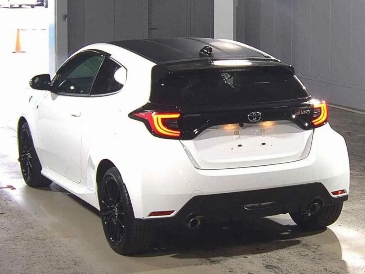 Toyota GR Yaris 1.5 AUTOMATIC - 18'' GR ALLOYS - L - Image 2