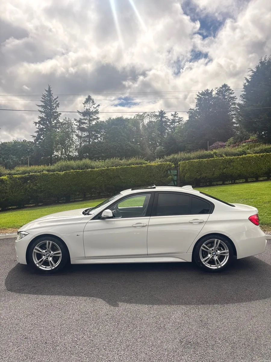 BMW 3-Series 2018 sunroof - Image 3