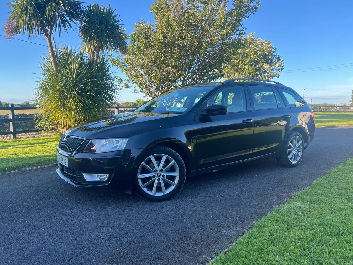 Skoda Octavia 2.0 Auto- High Spec - Image 2