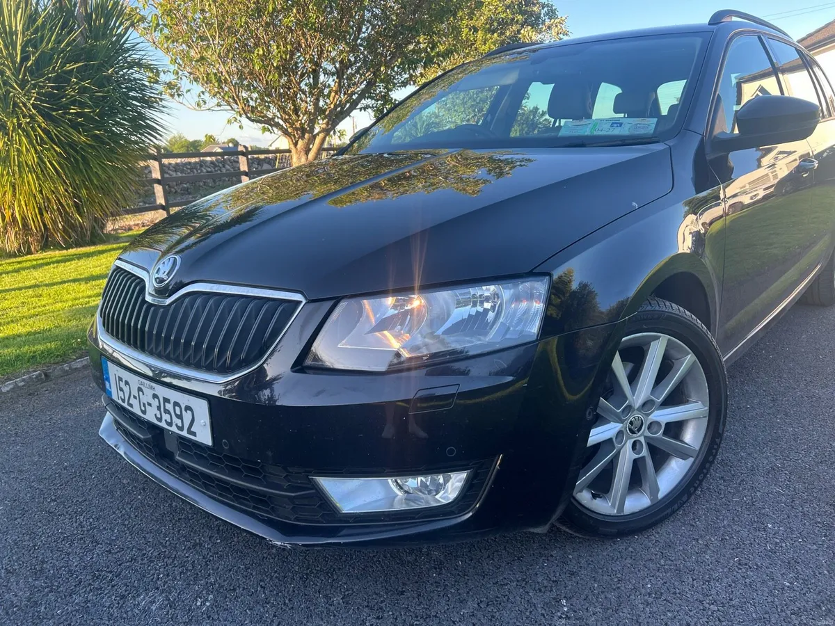 Skoda Octavia 2.0 Auto- High Spec - Image 3