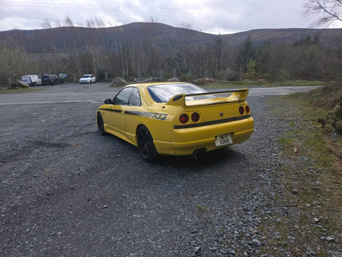 Nissan Skyline r33 - Image 4