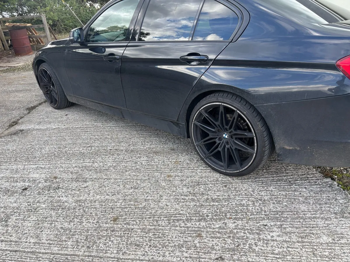 Bmw 3 series - Image 2