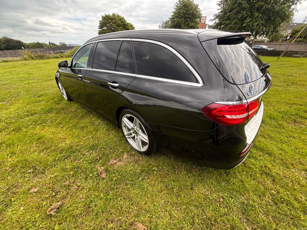 Hearse removal vehicle - Image 2
