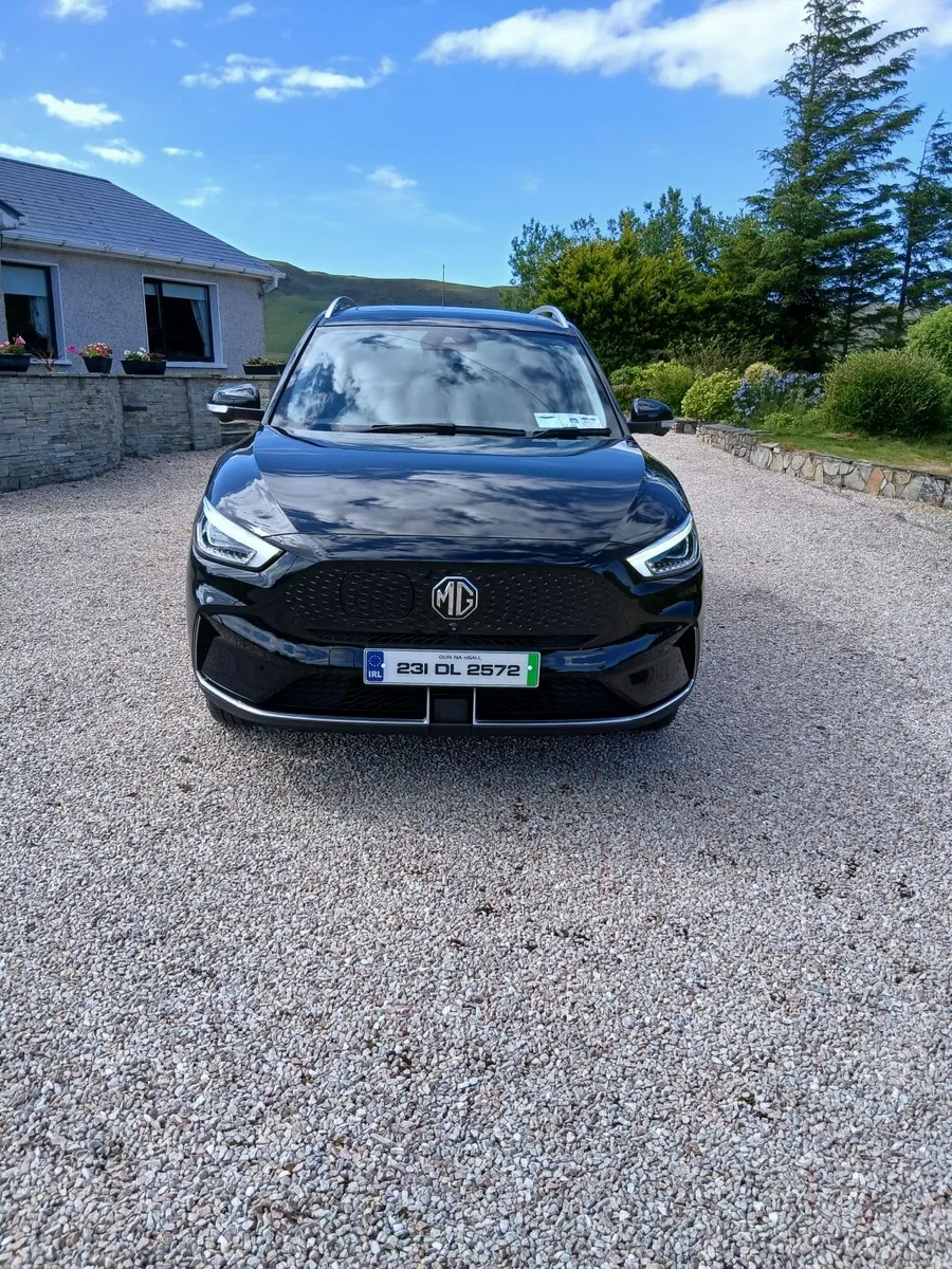 MG ZS 2023 - Image 1