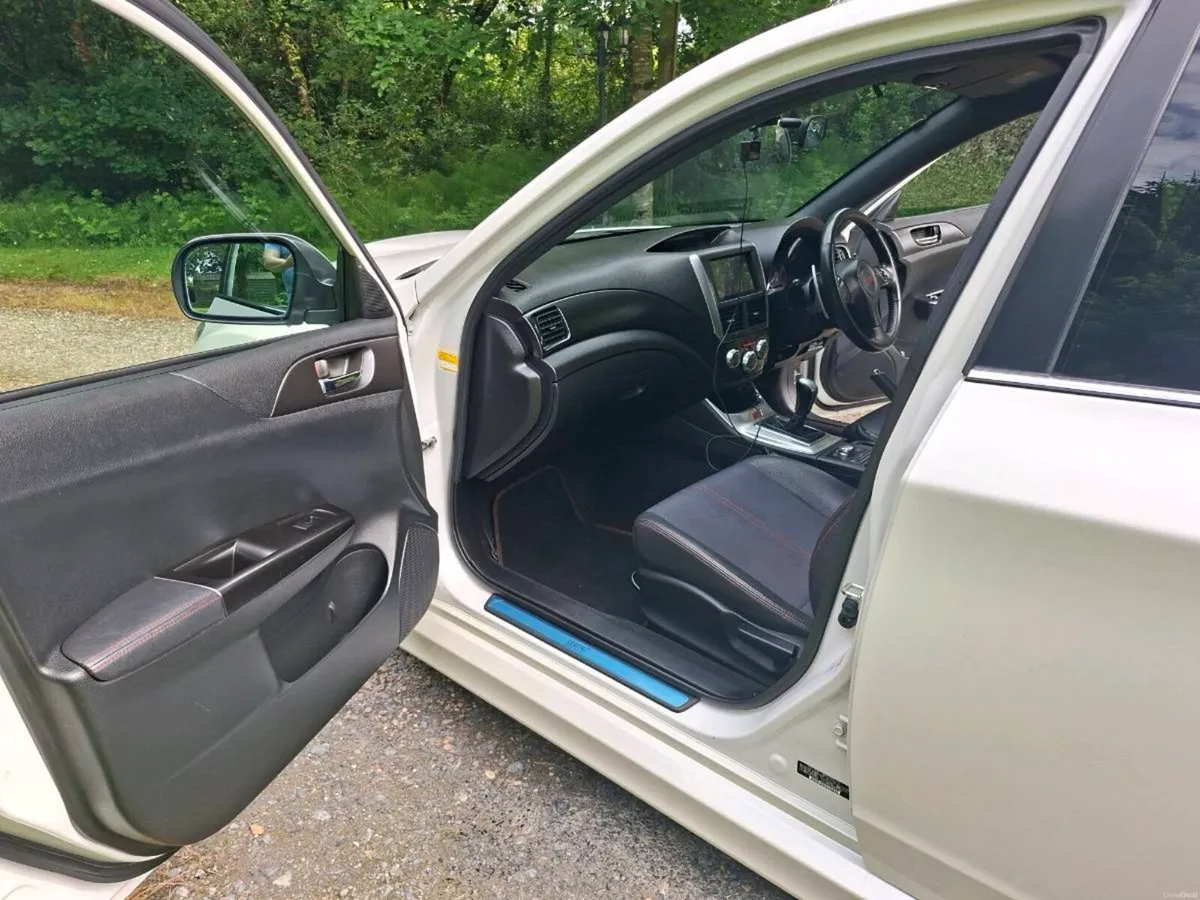 Car - Image 3