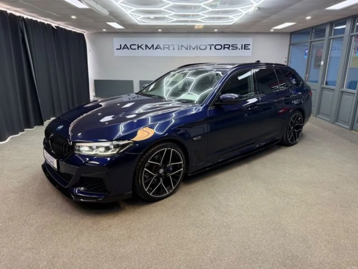 BMW 5-Series 530E M SPORT - Image 1