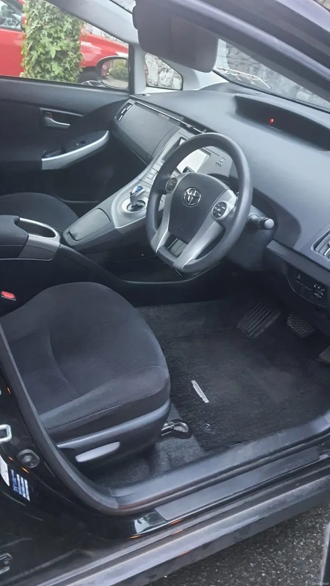 Toyota Prius Hybrid 2014 - Image 3