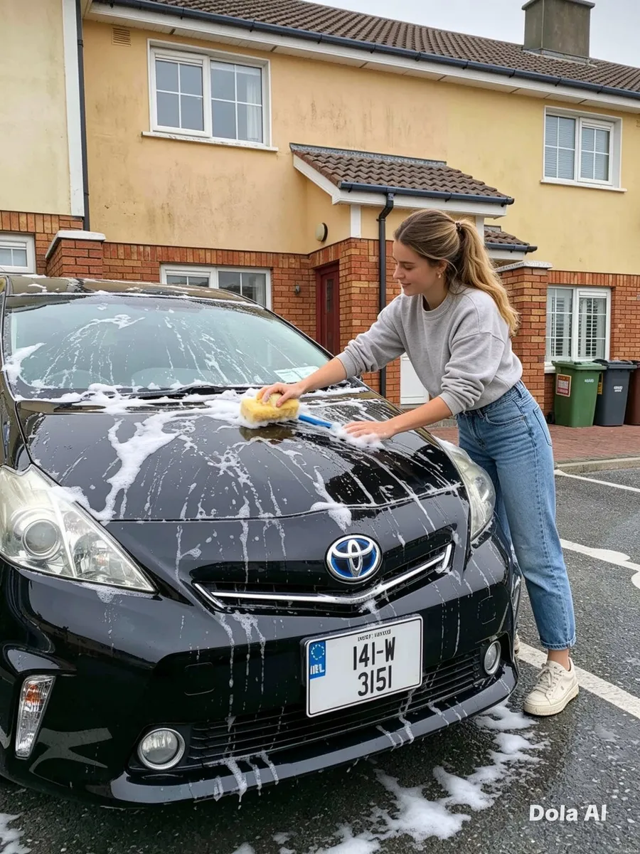 2014 Toyota Prius Alpha 1.8 🌟Self Charging Hybrid - Image 1