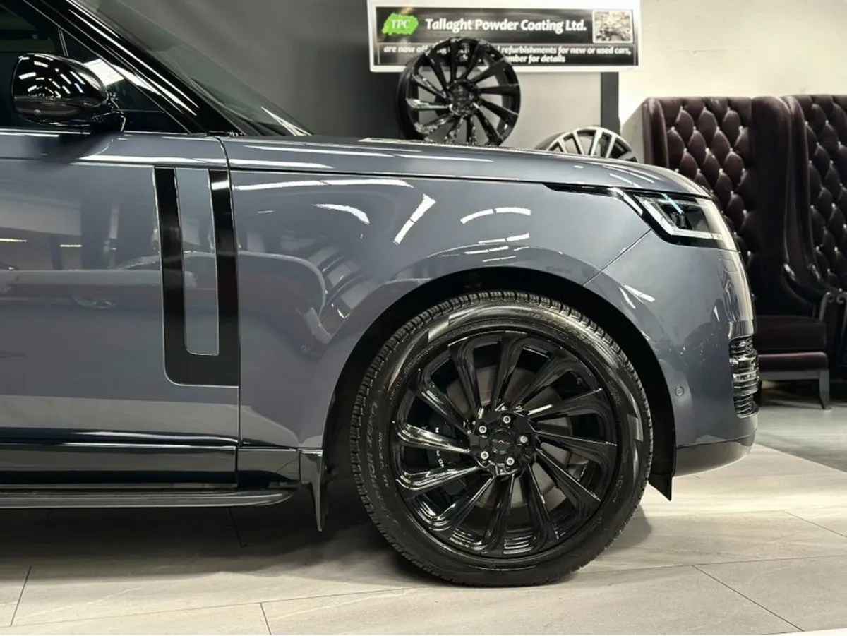 LAND ROVER RANGE ROVER P460E HSE HIGH SPEC - Image 5