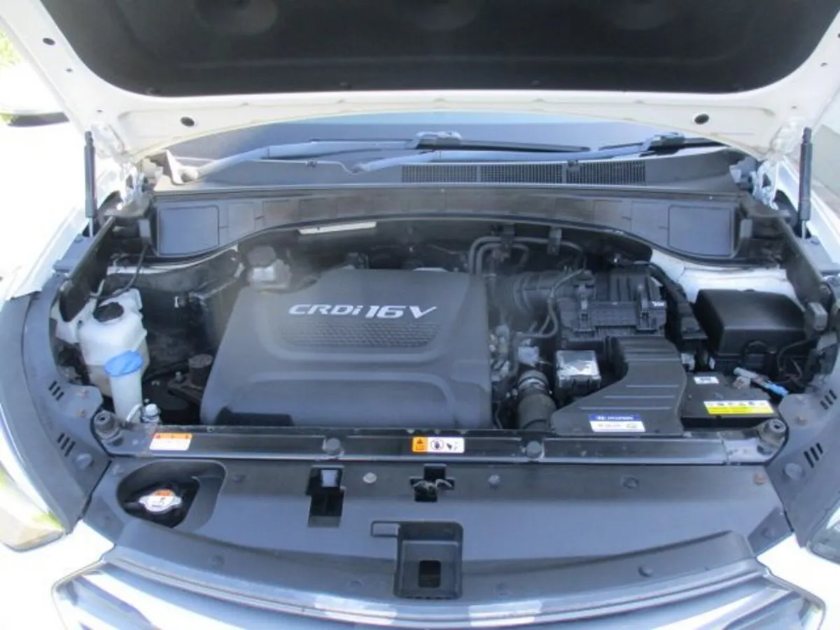 2016 Hyundai Santa Fe 4WD 2.2 Executive Commercial - Image 5