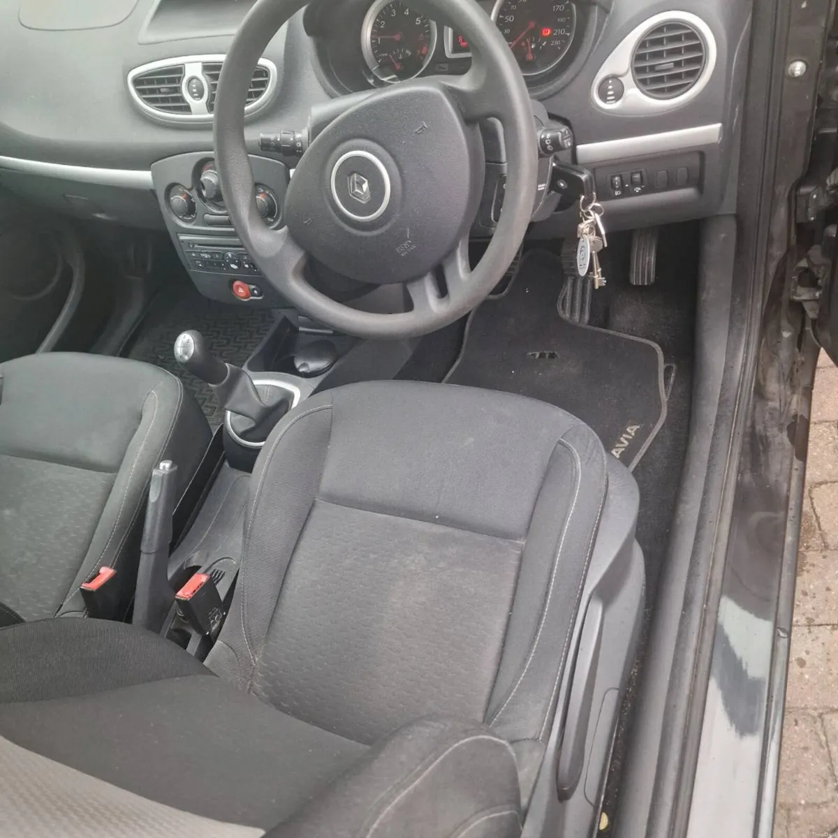 Renault clio 2010 - Image 4