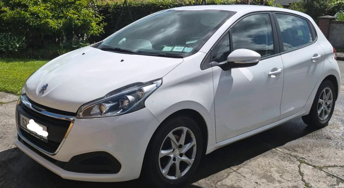 Peugeot 208 - Image 1