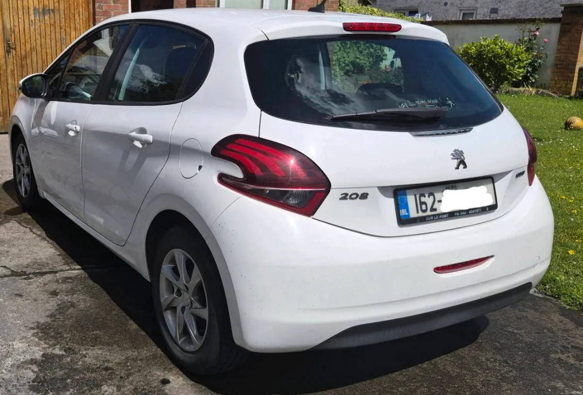 Peugeot 208 - Image 4