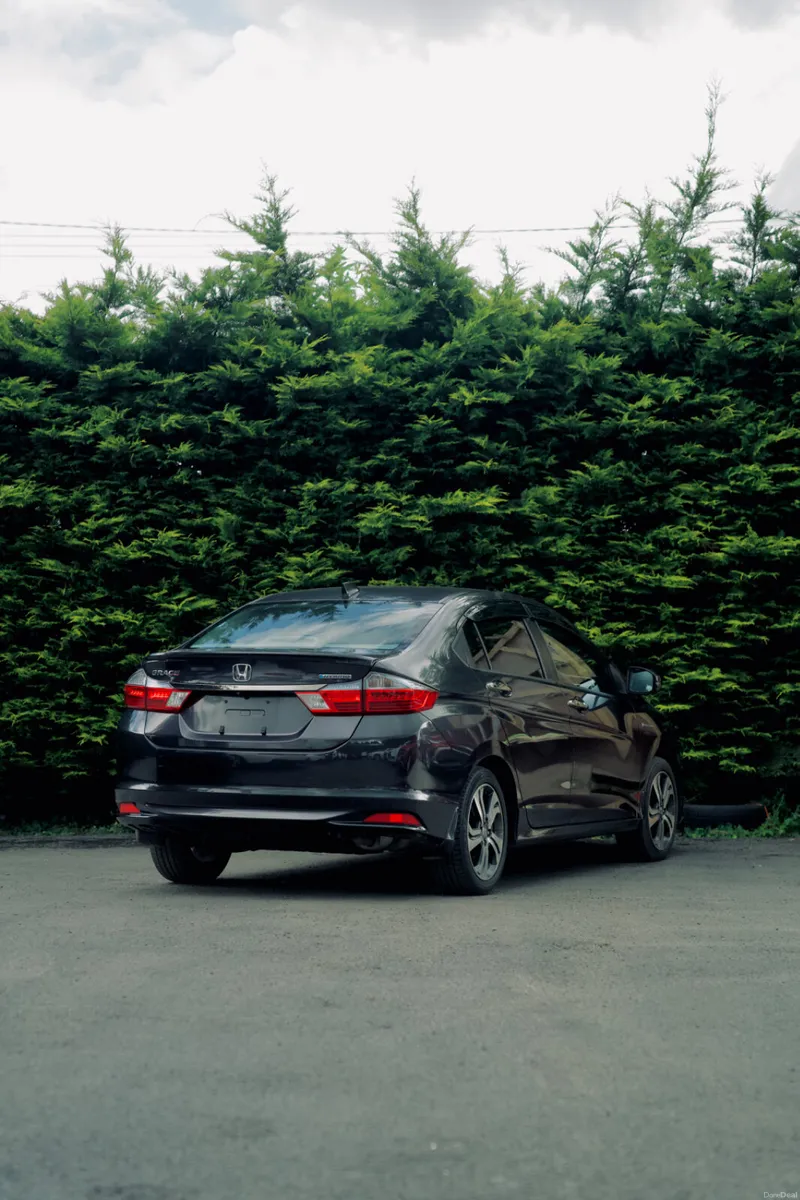 Honda Grace Hybrid 1.5 2017 - Image 3