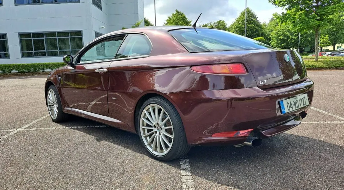 2004 Alfa Romeo GT 2.0L JTS - Image 2