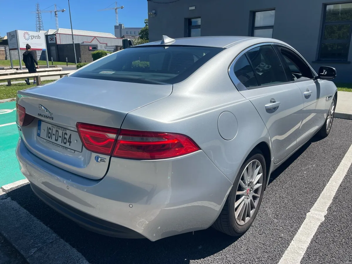 Jag XE Auto 111kms nct 05/27 Taxed 12/26 - Image 4