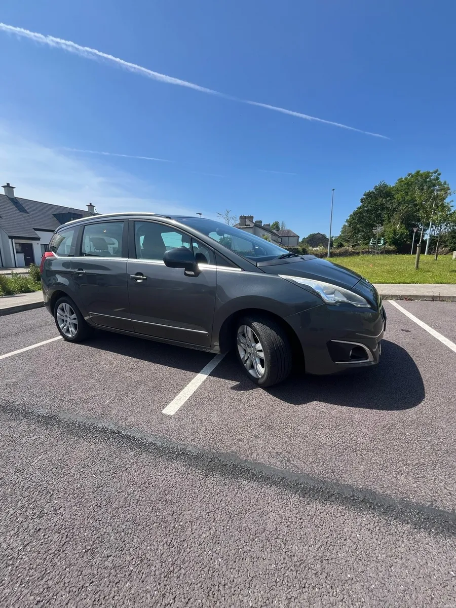 2015 Peugeot 5008 - Image 1