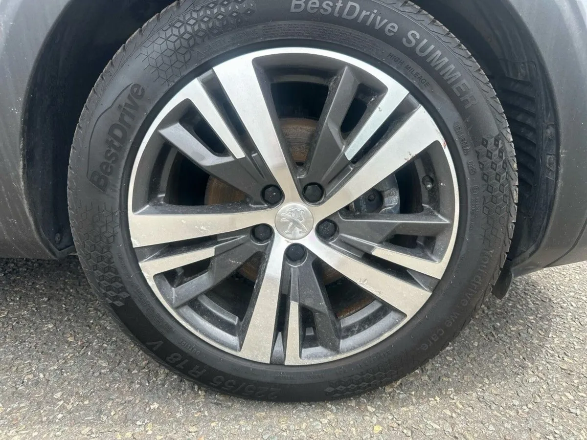 Peugeot 3008 ACTIVE 1.2 PureTech 130HP AUTO - Image 5