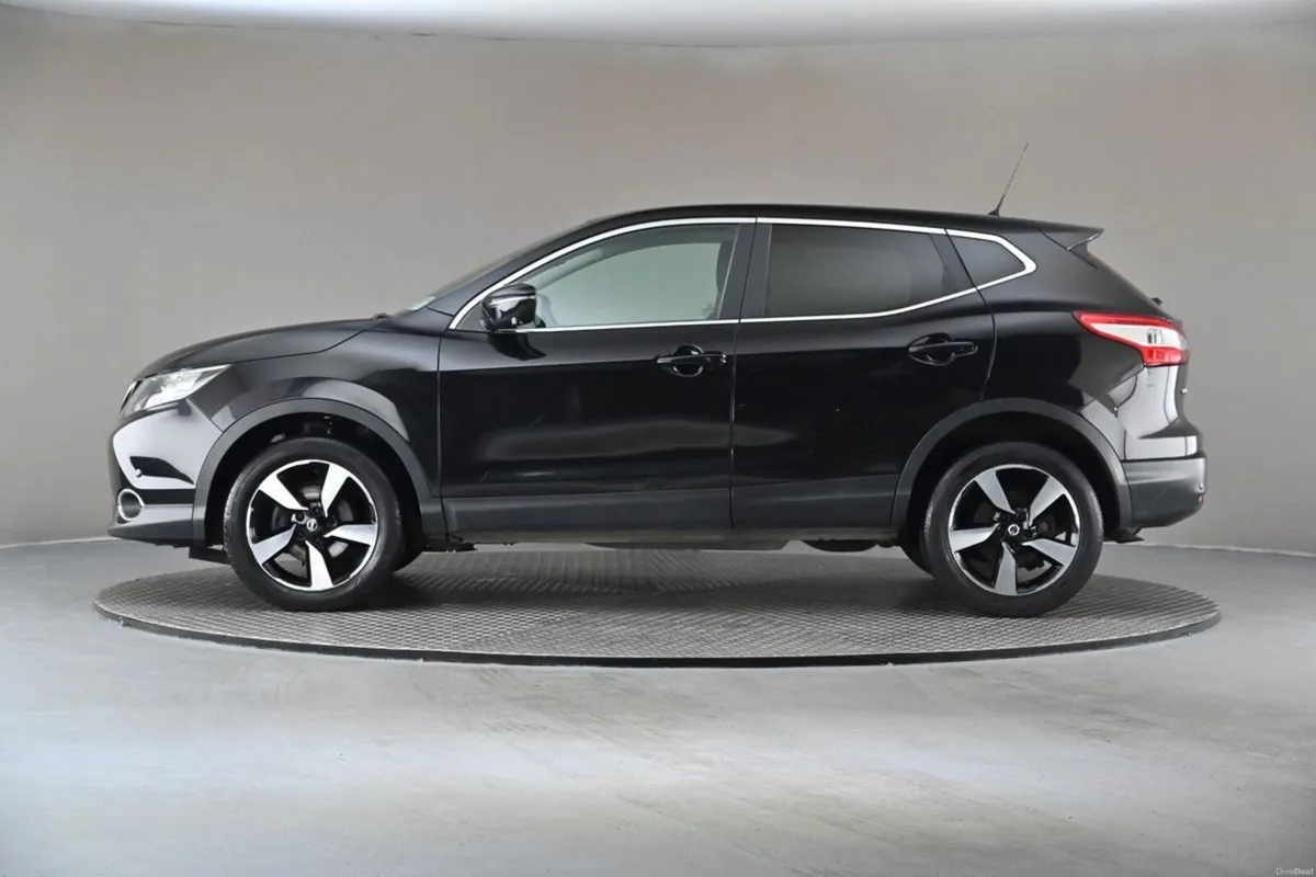 Nissan Qashqai 1.2 DIG-T N-CONNECTA 6SPD - Image 5
