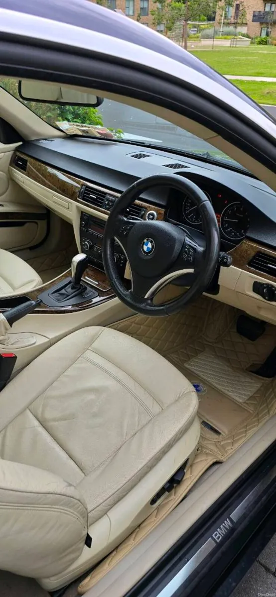 Car - Image 4