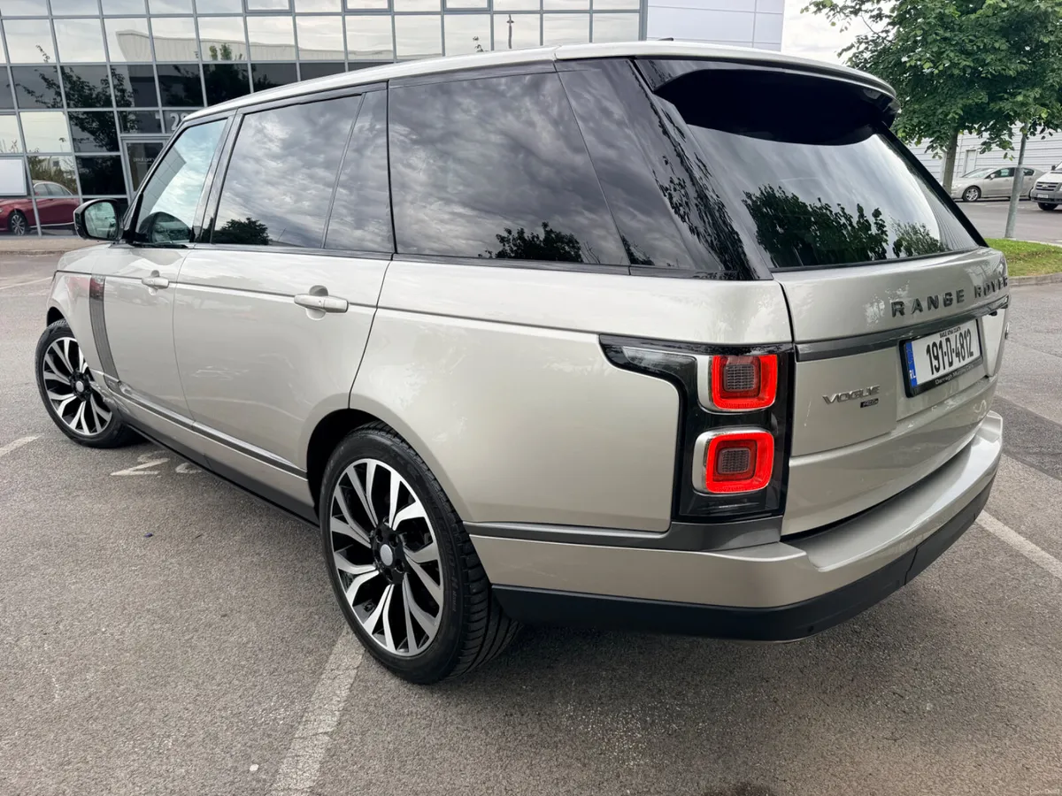 2019 Land Rover Range Rover Vogue P400 ~ LWB ~ - Image 6
