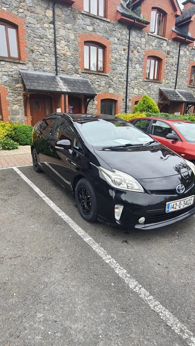 Toyota Prius Hybrid 2014 - Image 1