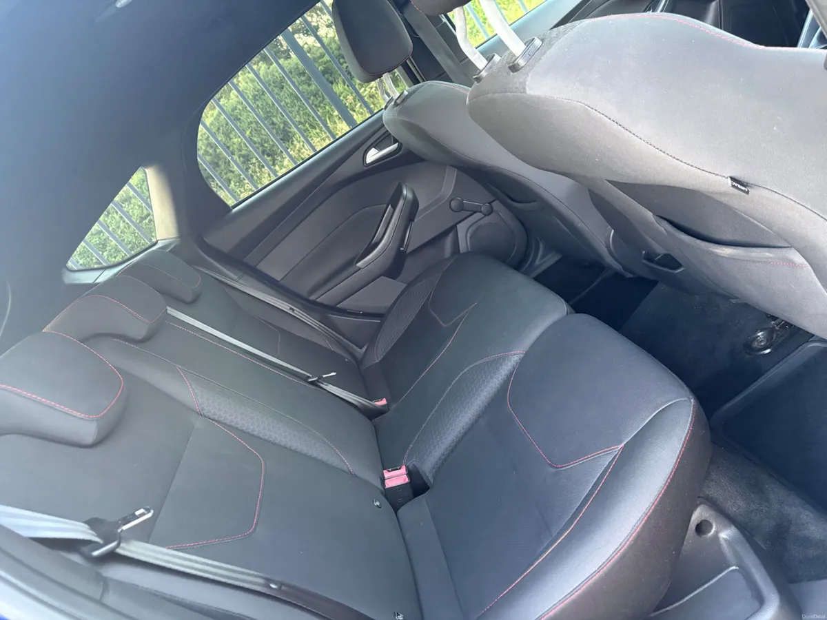 Ford Focus 1.5tdci St-Line - Image 5