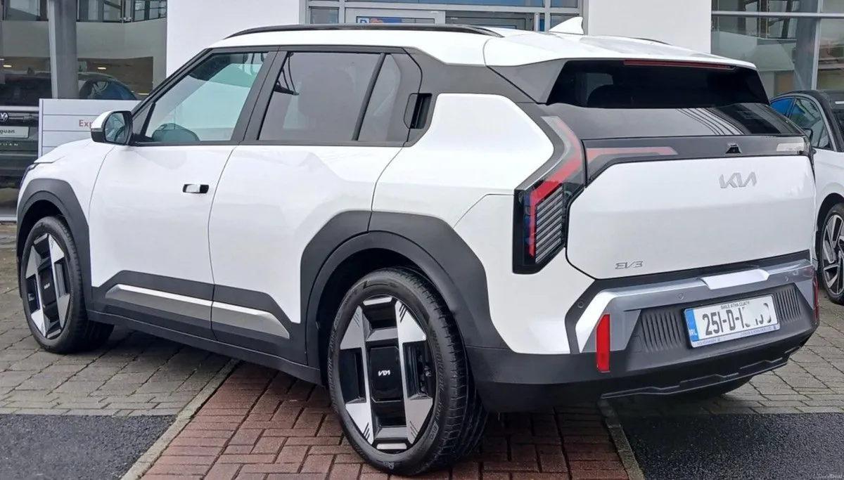 Kia EV3 EV3 Earth 3 - Long Range **AUTOMATIC, REAR - Image 3