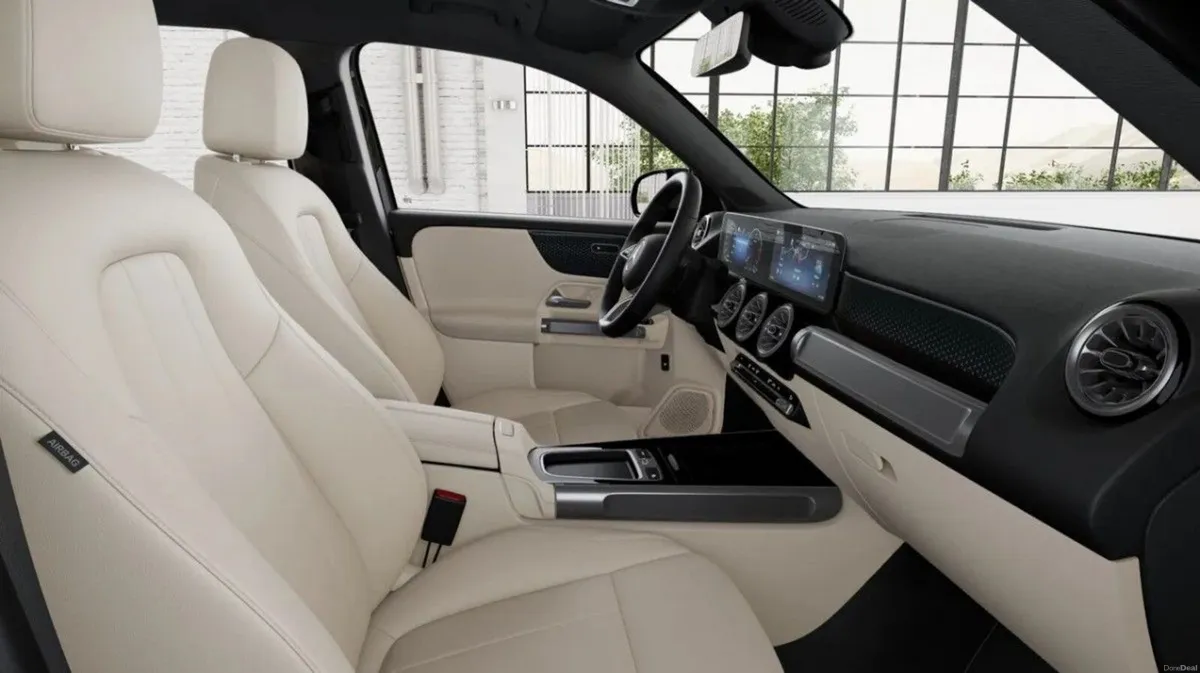 Mercedes-Benz GLB GLB 200 d RHD | Heated Seats, Re - Image 5