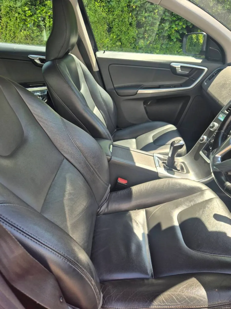 Car - Image 3