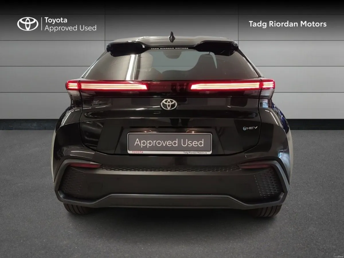 Toyota C-HR HYBRID SPORT - Image 4