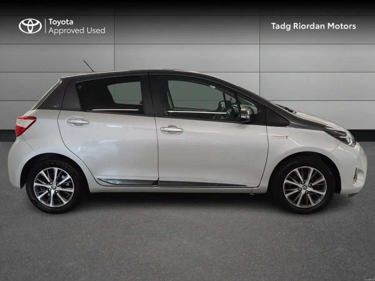 Toyota Yaris HYBRID Y20 - Image 3