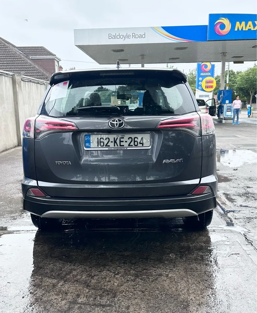 Toyota RAV4 High Spec - Image 4