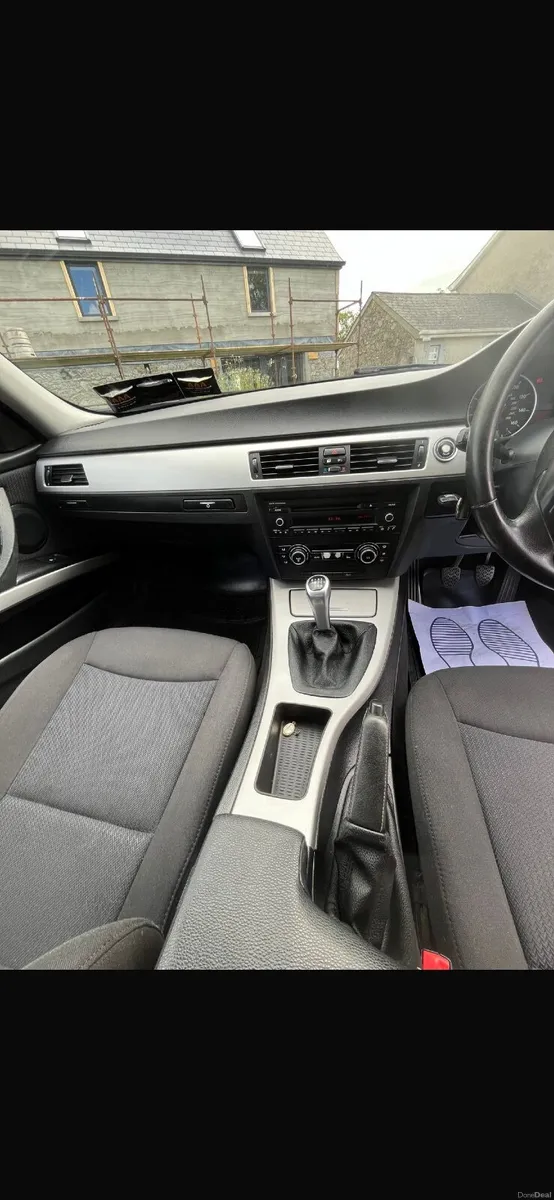 BMW 3-Series 2010 - Image 3