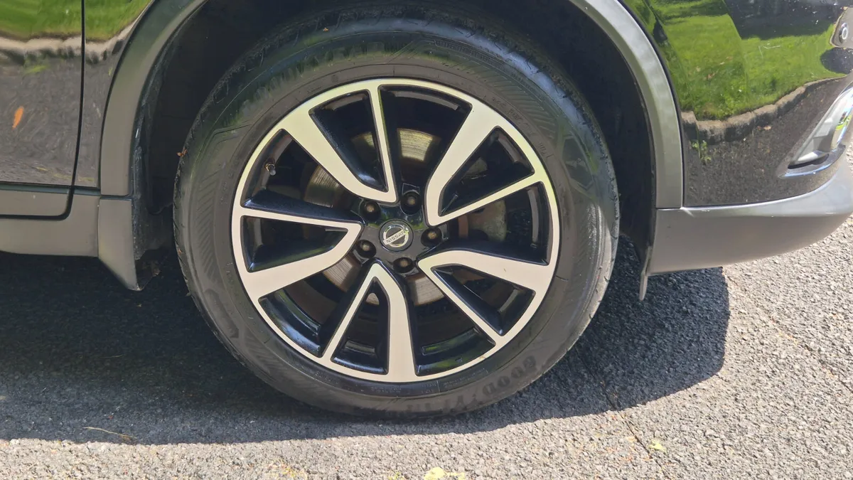 Nissan X-Trail 7-Seater SV Design Pack 1.6DCi 130 - Image 4