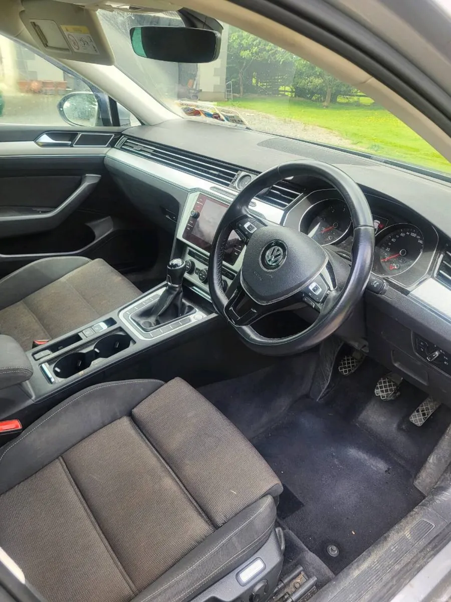 2019 Passat - Image 5